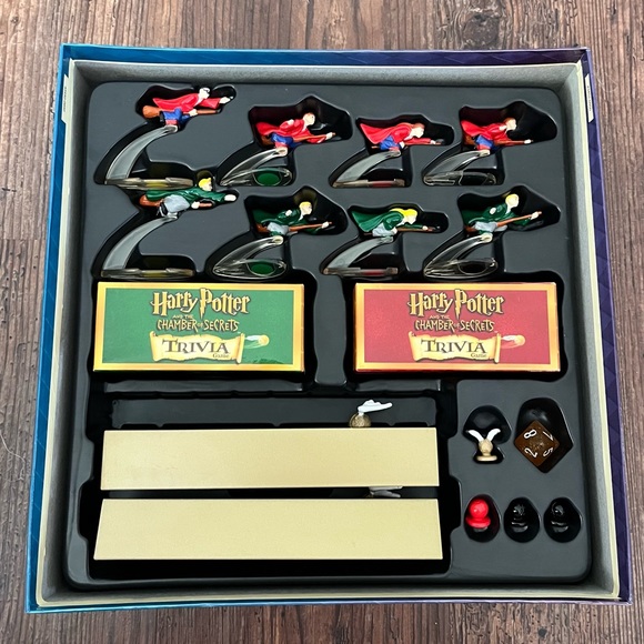 Harry Potter Chamber of Secrets Trivia Game - Picture 5 of 7